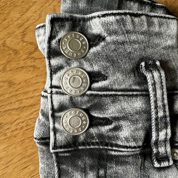 Refuge 1 IBIZA 3 button denim Jean shorts girls/teens size XS/CS - Picture 3 of 7
